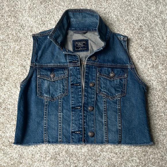 Abercrombie & Fitch Jackets & Blazers - Abercrombie and Fitch women’s jean vest. Size small.